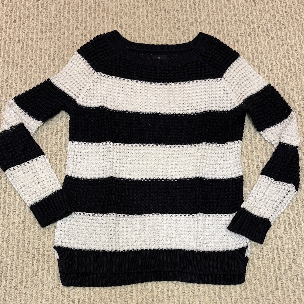 American Eagle Outfitters Black and White Striped Sweater